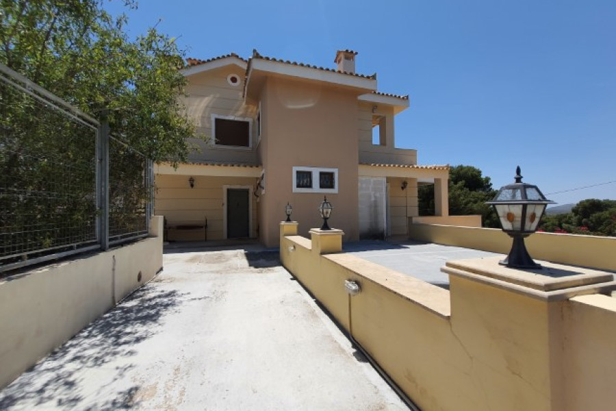 Haus, 358m², Agios Konstantinos (Attika - Restliche Gemeinden), 788.000 € | EVAGGELOS M. LASARIDIS & PARTNERS