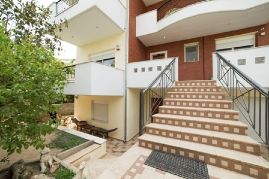 Haus, 399m², Oraiokastro (Thessaloniki - Stadtorte um das Stadtzentrum), 480.000 € | Syropoulou Chrysoula