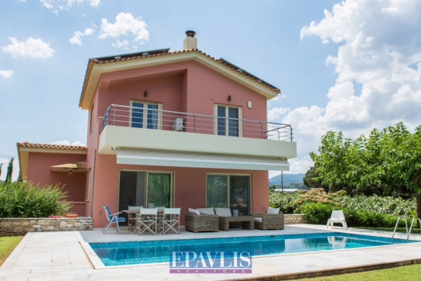 Haus, 200m², Kyparissia (Messinia), 480.000 € | EPAVLIS REALTORS