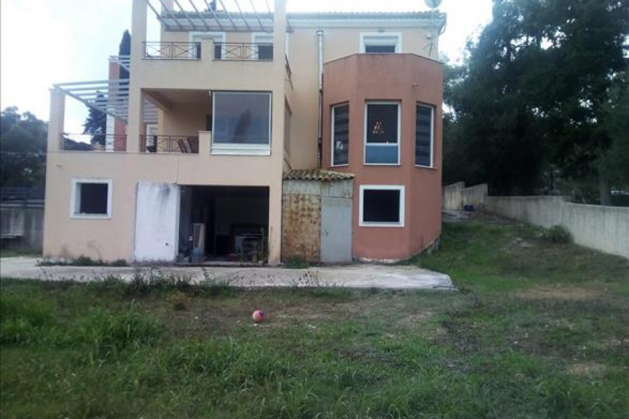 Residence, 300m², Corfu Prefecture, 450.000 € | Grekodom Development