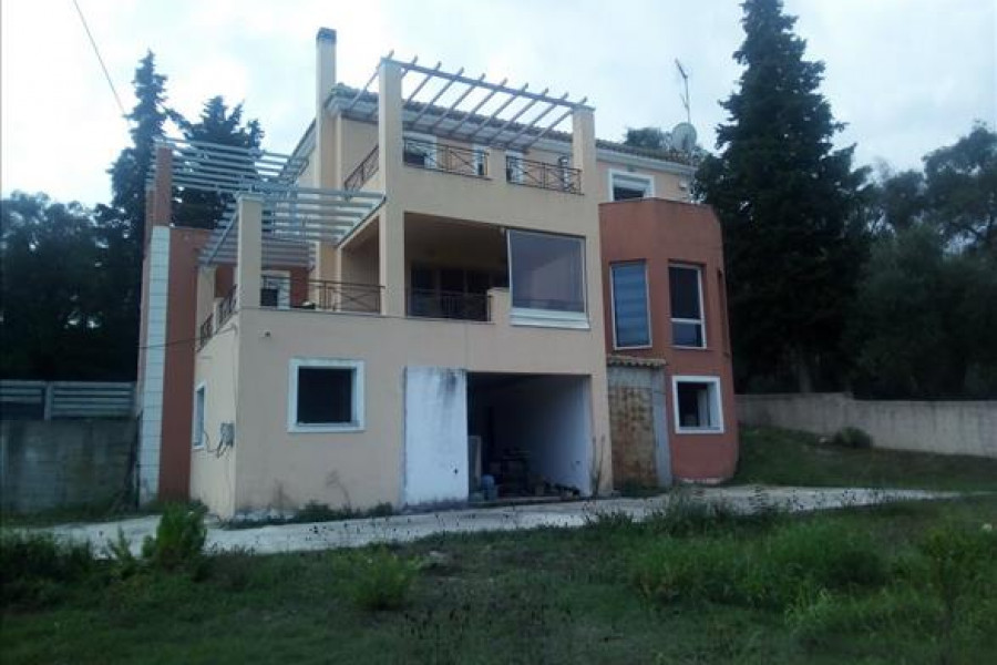 Haus, 300m², Korfu Präfektur, 450.000 € | Grekodom Development