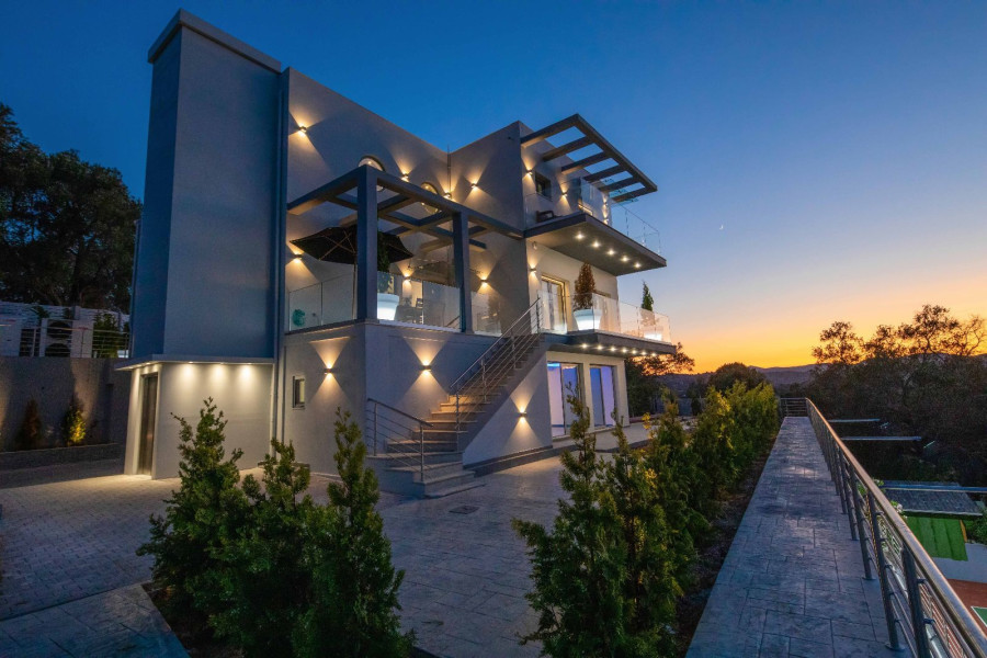 Residence, 436m², Corfu-City (Corfu Prefecture), 2.700.000 € | Property 4U Real Estate