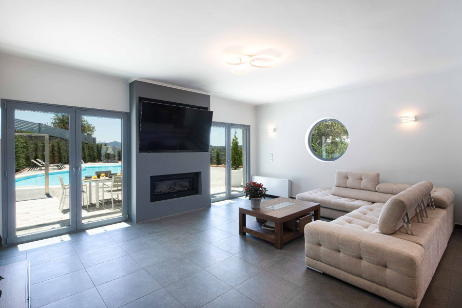 Residence, 436m², Corfu-City (Corfu Prefecture), 2.700.000 € | Property 4U Real Estate