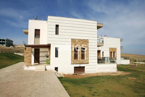 Residence, 280m², Mikra (Thessaloniki - Suburbs around city center), 350.000 € | Oikies Real Estate