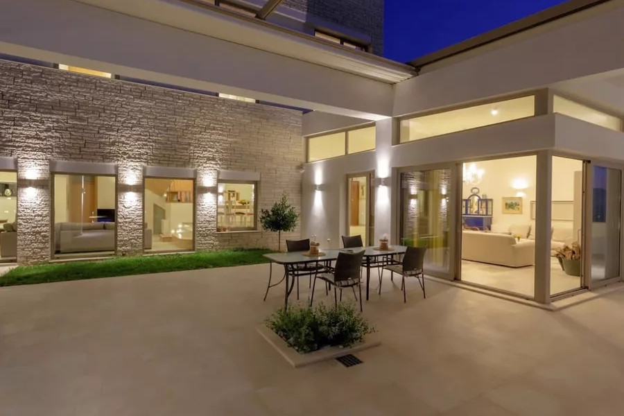 Residence, 687m², Agia Varvara (Heraklion Prefecture), 2.500.000 € | KM Real Estate Agency